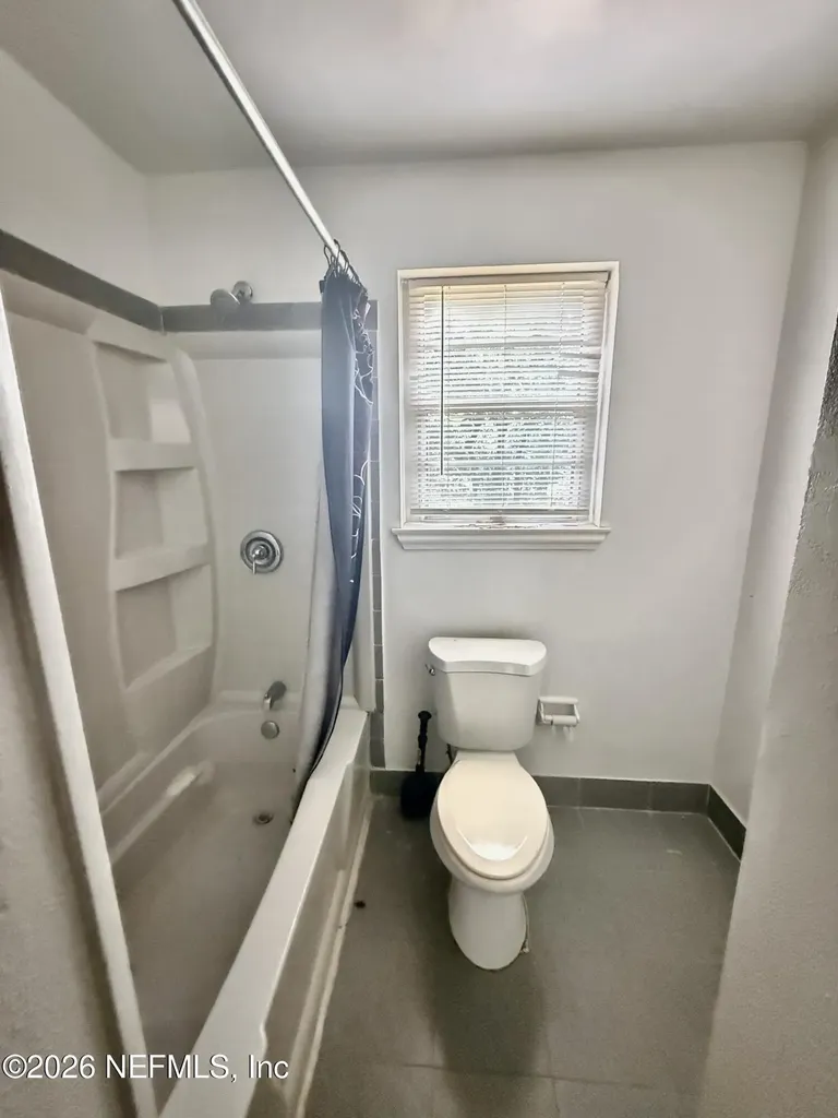 8384 Delaware Avenue Jacksonville FL 32208