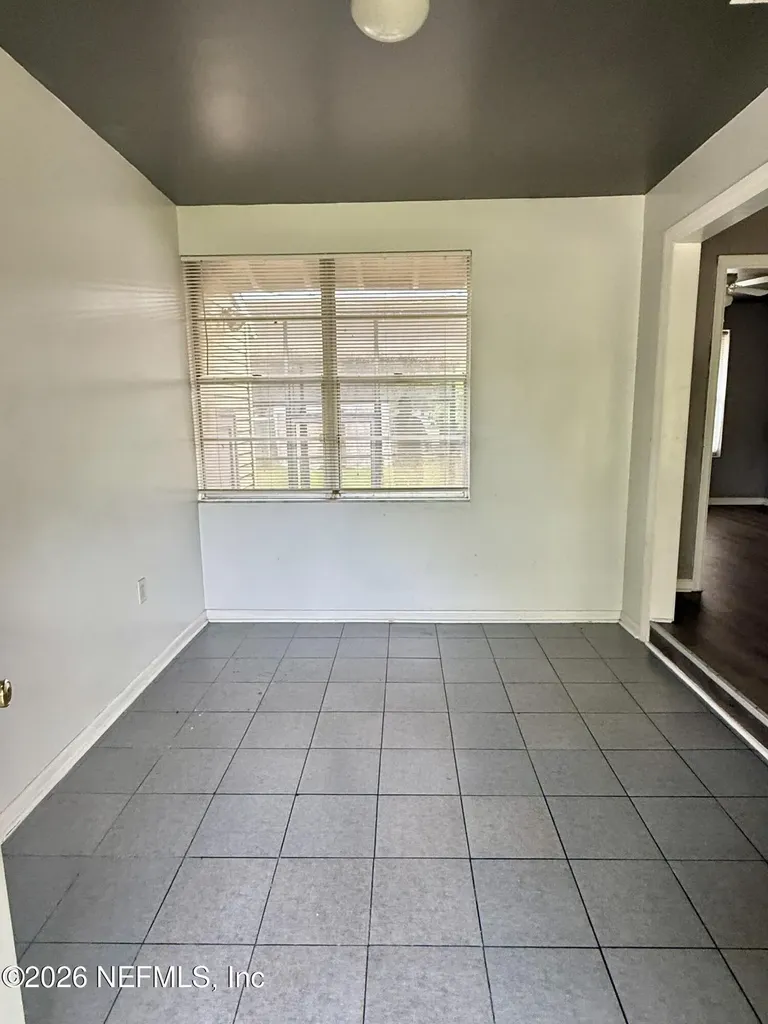 8384 Delaware Avenue Jacksonville FL 32208