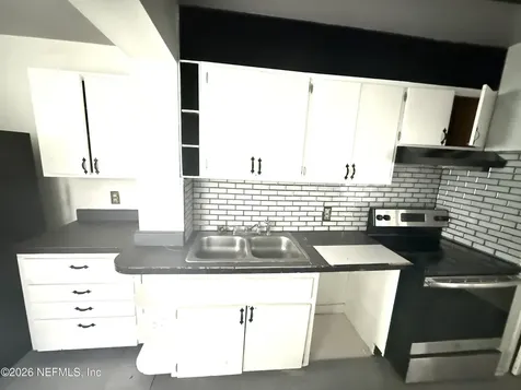 8384 Delaware Avenue Jacksonville FL 32208