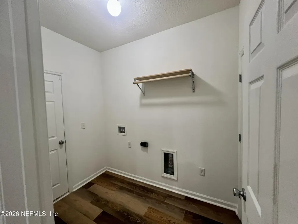 556 Worcester Court Jacksonville FL 32218