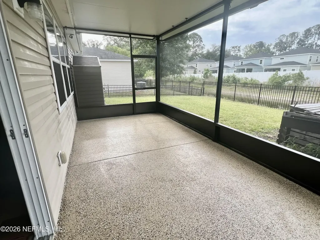 556 Worcester Court Jacksonville FL 32218