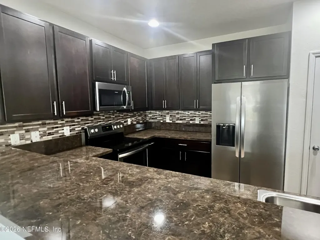 556 Worcester Court Jacksonville FL 32218