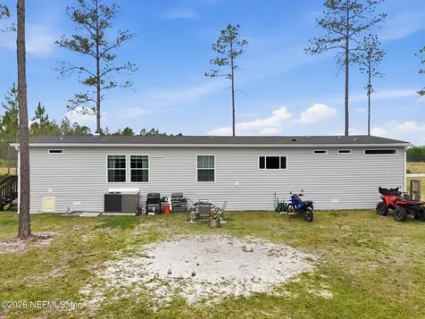 2626 Will Elledge Road Glen St. Mary FL 32040