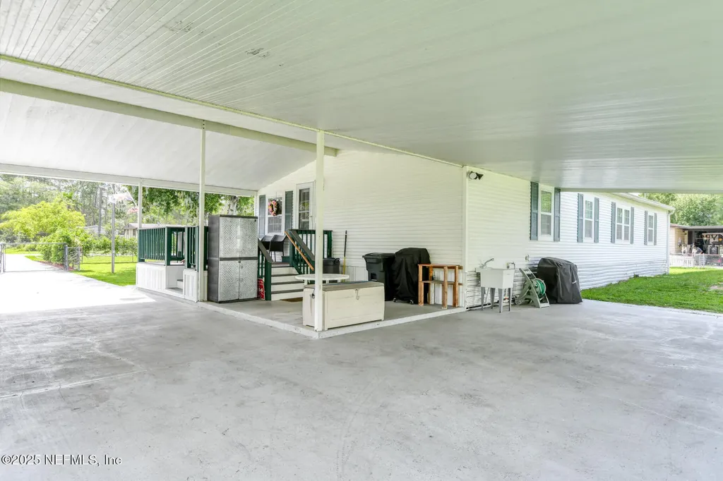 203 Horse Landing Road Satsuma FL 32189