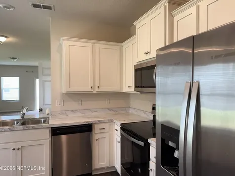 878 Capitol Parkway Jacksonville FL 32218