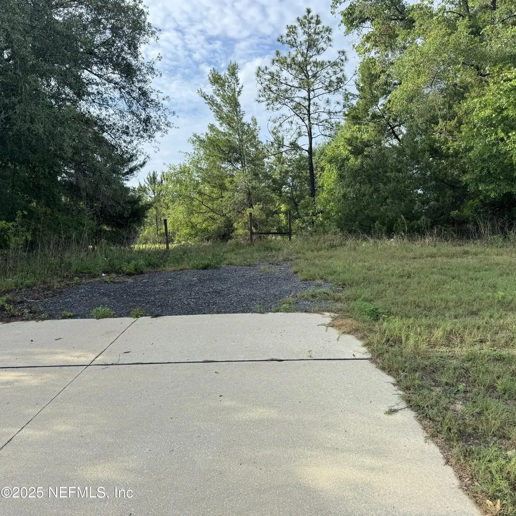 1281 State Road 20 Interlachen FL 32148