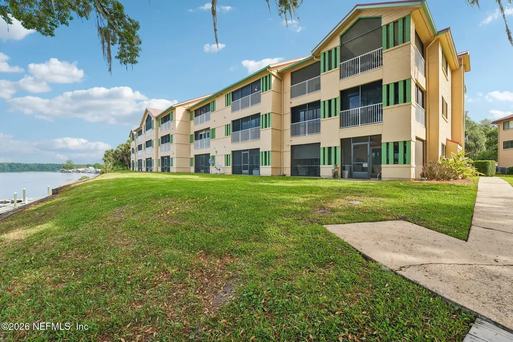 99 Broad River Place Welaka FL 32193