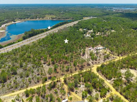 1668 State Road 20 Hawthorne FL 32640