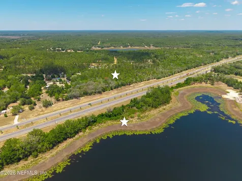1668 State Road 20 Hawthorne FL 32640