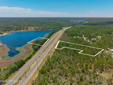 1668 State Road 20 Hawthorne FL 32640