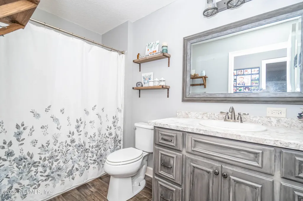 7016 Oakridge Drive Glen St. Mary FL 32040