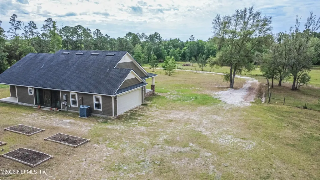 7016 Oakridge Drive Glen St. Mary FL 32040
