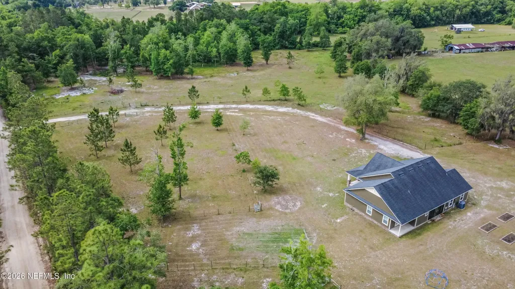7016 Oakridge Drive Glen St. Mary FL 32040