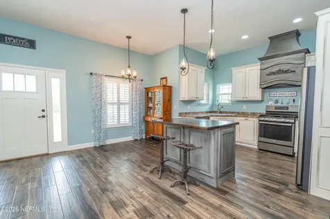 7016 Oakridge Drive Glen St. Mary FL 32040