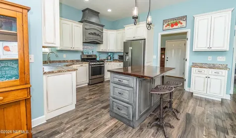 7016 Oakridge Drive Glen St. Mary FL 32040