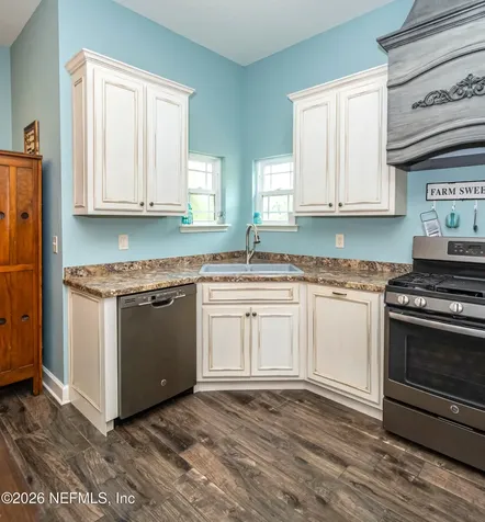 7016 Oakridge Drive Glen St. Mary FL 32040