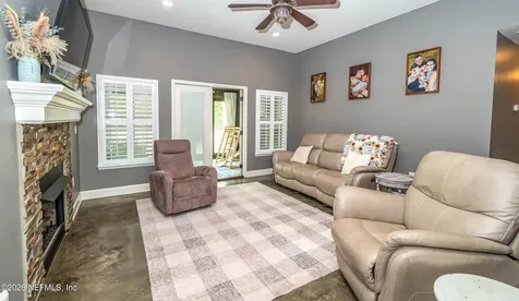 7016 Oakridge Drive Glen St. Mary FL 32040