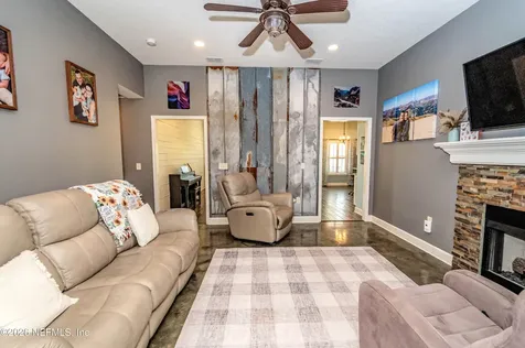 7016 Oakridge Drive Glen St. Mary FL 32040