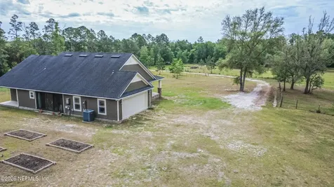 7016 Oakridge Drive Glen St. Mary FL 32040