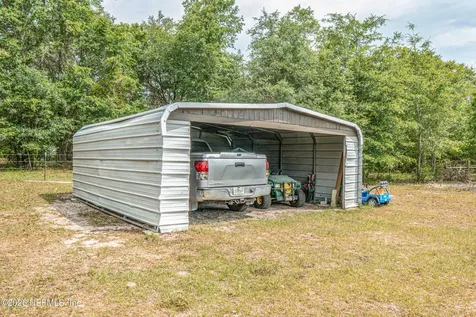 7016 Oakridge Drive Glen St. Mary FL 32040