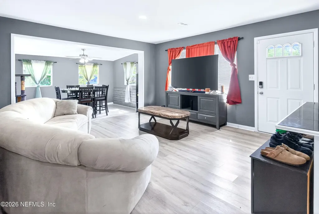 1629 Louvre Drive Jacksonville FL 32221