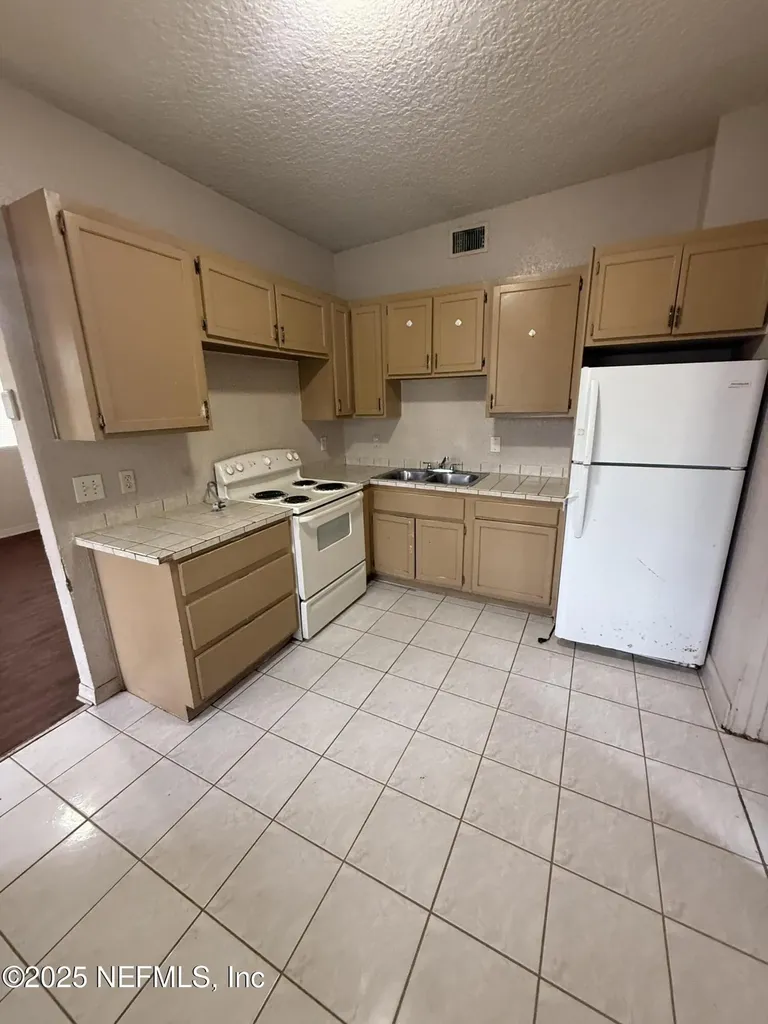 9068 11th Avenue Jacksonville FL 32208