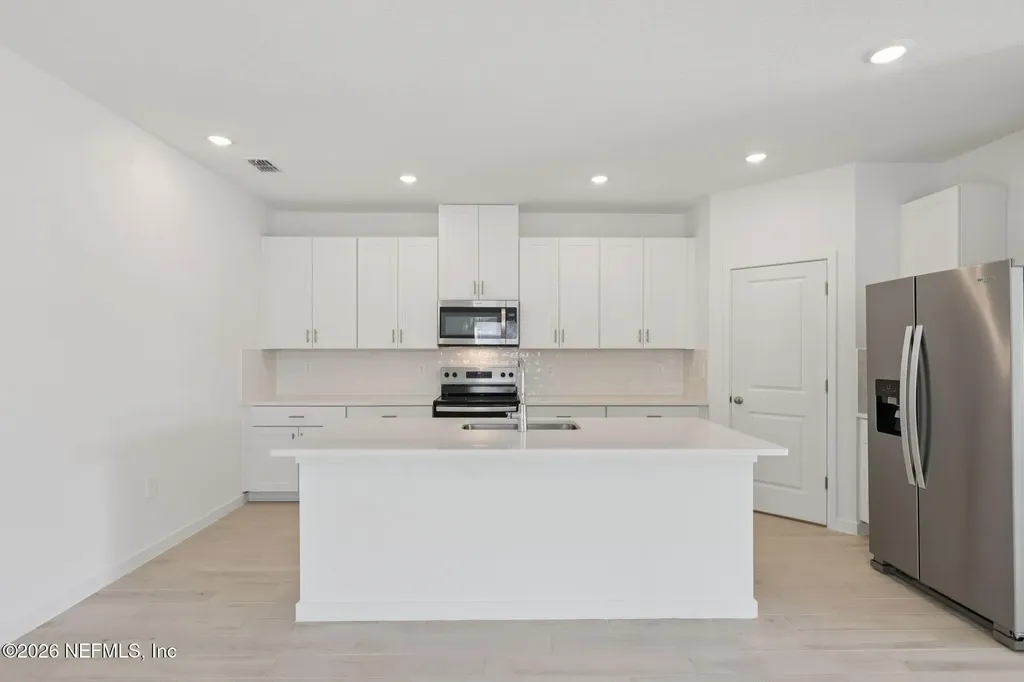 7394 Everett Forest Drive Jacksonville FL 32219