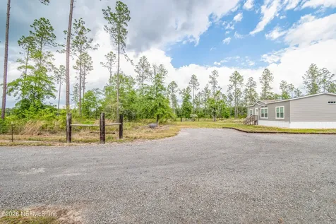 7697 Bill Davis Road Glen St. Mary FL 32040