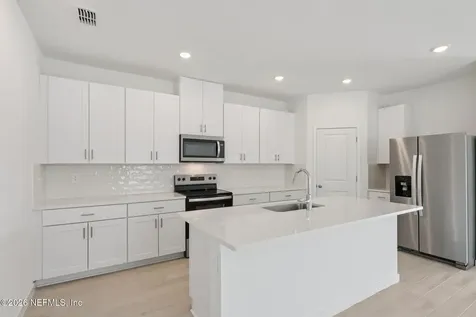 7386 Everett Forest Drive Jacksonville FL 32219