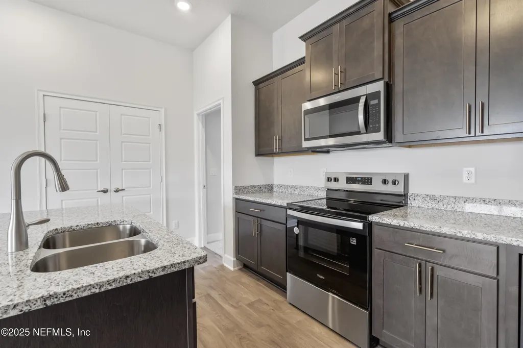3334 Meadow Ridge Place Green Cove Springs FL 32043