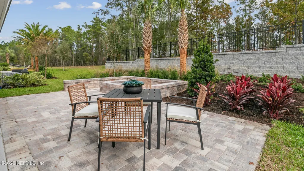 32 Hardwood Trail Palm Coast FL 32137