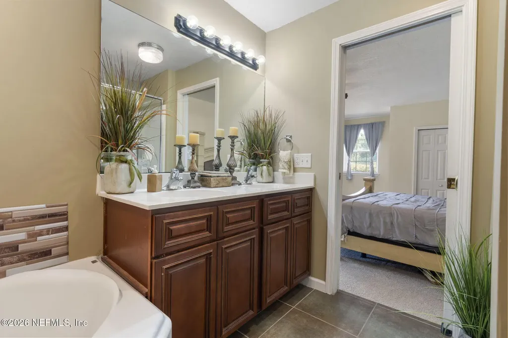 1143 Pecan Cove Jacksonville FL 32221