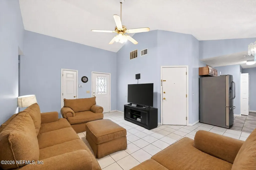 485 Shamrock S Jacksonville FL 32218