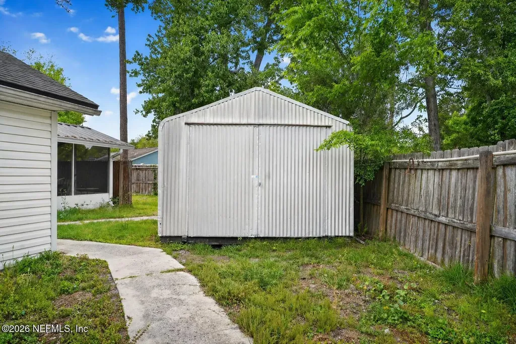 485 Shamrock S Jacksonville FL 32218