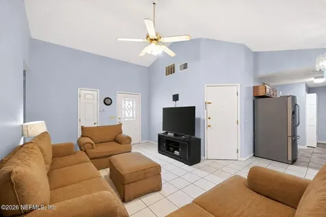 485 Shamrock S Jacksonville FL 32218