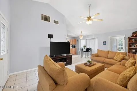 485 Shamrock S Jacksonville FL 32218