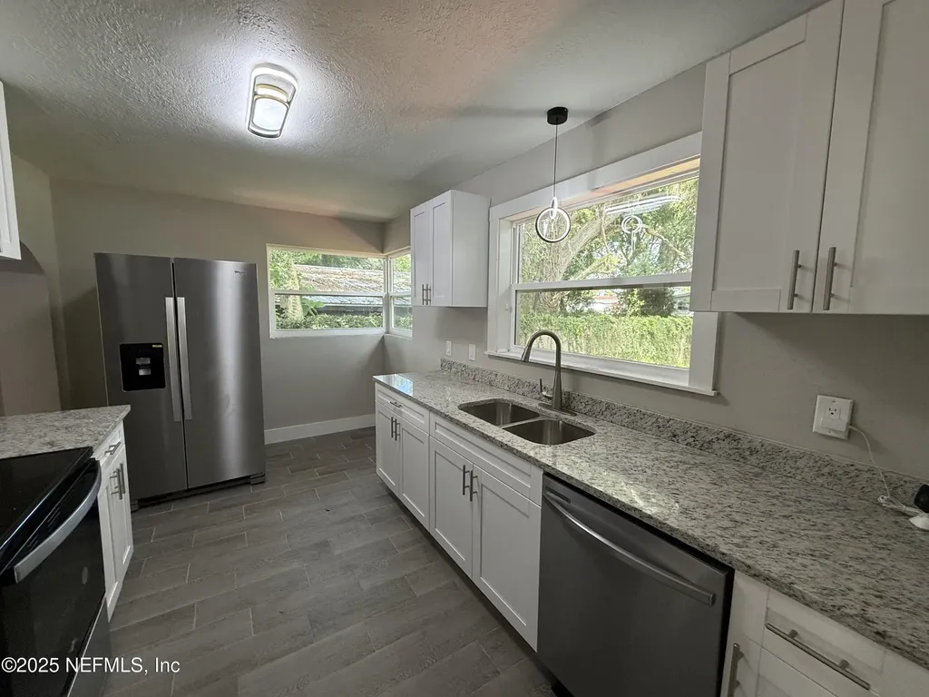 2535 Rogero Road Jacksonville FL 32211