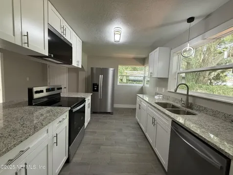 2535 Rogero Road Jacksonville FL 32211