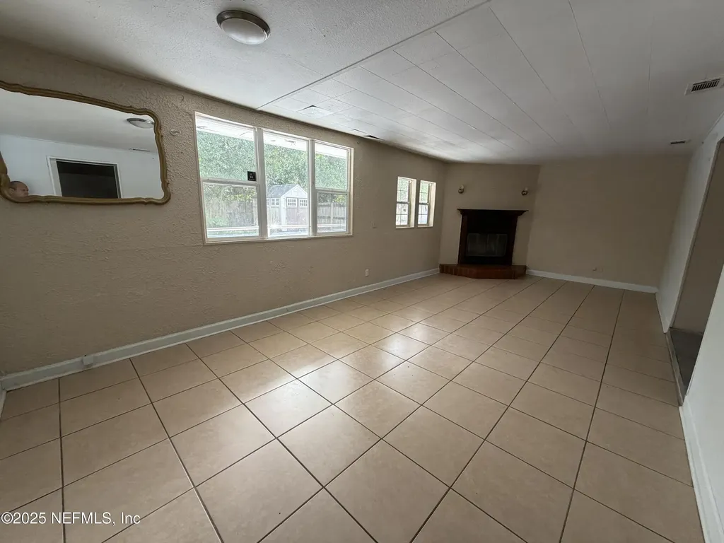 2423 Green Oak Drive Jacksonville FL 32211