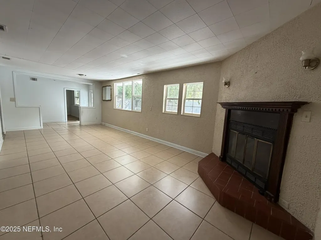 2423 Green Oak Drive Jacksonville FL 32211