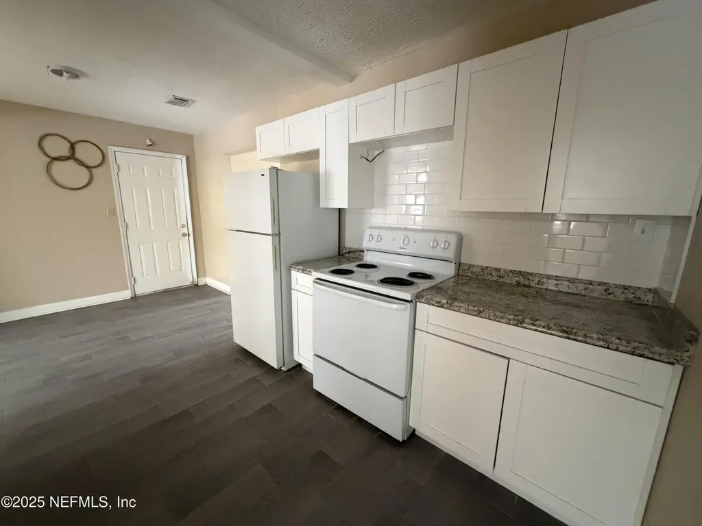 2423 Green Oak Drive Jacksonville FL 32211