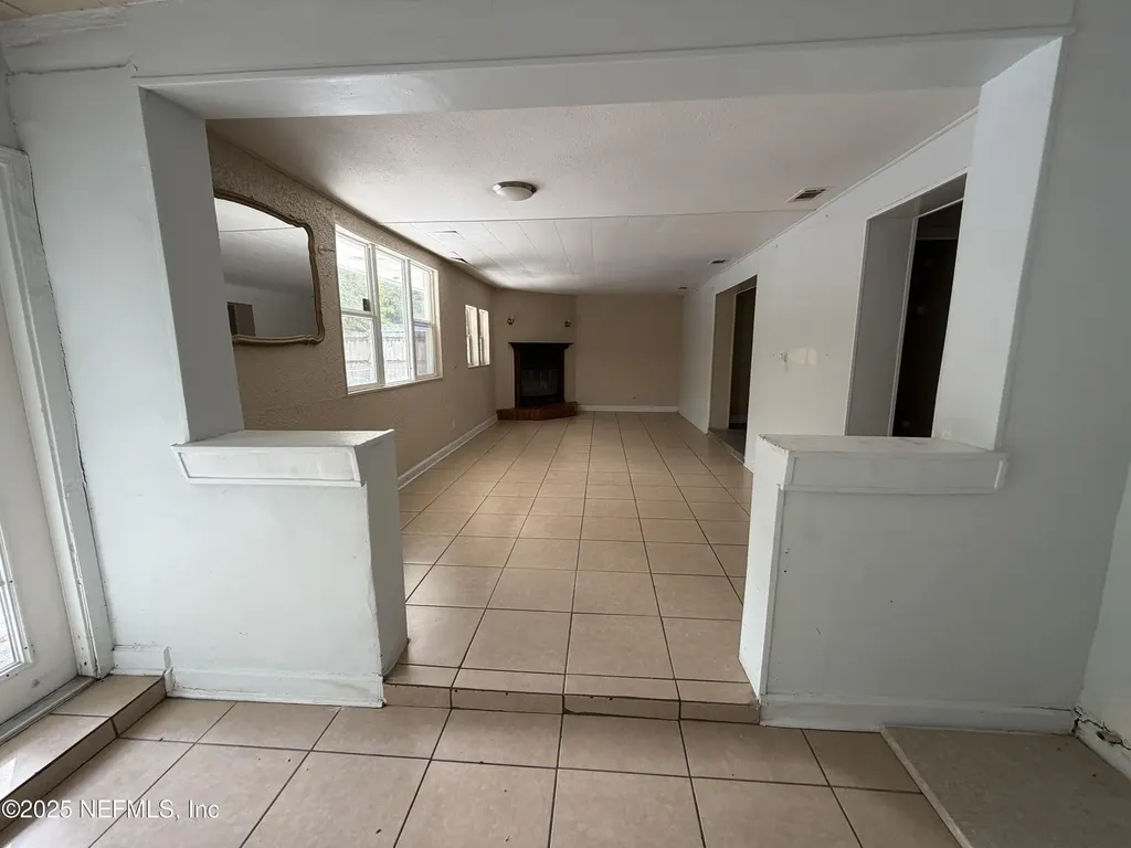 2423 Green Oak Drive Jacksonville FL 32211
