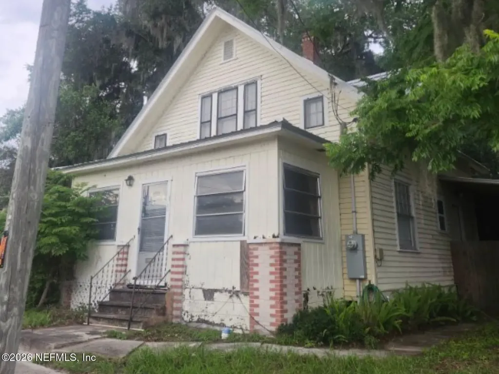 216 N Summit Street Crescent City FL 32112