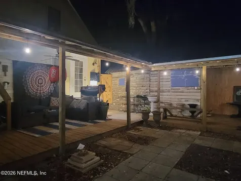 216 N Summit Street Crescent City FL 32112