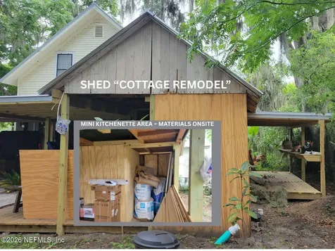 216 N Summit Street Crescent City FL 32112