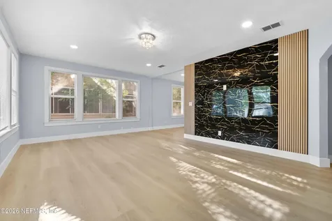 4645 Kingsbury Street Jacksonville FL 32205