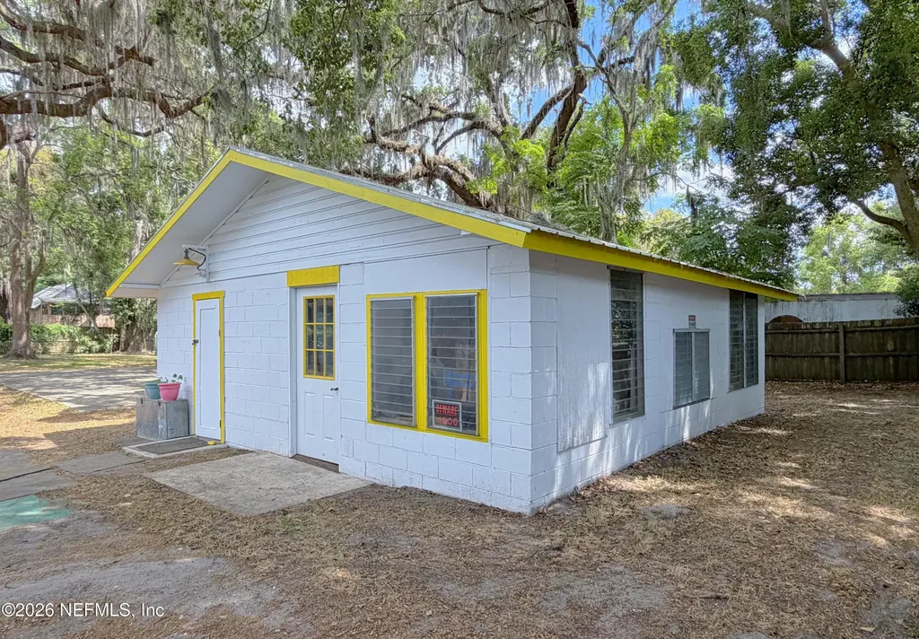 601 Vernon Avenue Crescent City FL 32112
