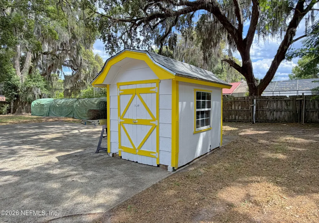 601 Vernon Avenue Crescent City FL 32112