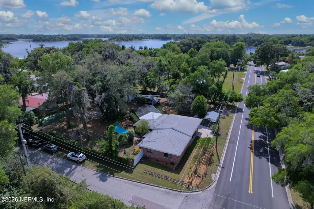 601 Vernon Avenue Crescent City FL 32112
