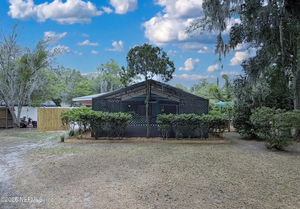 601 Vernon Avenue Crescent City FL 32112